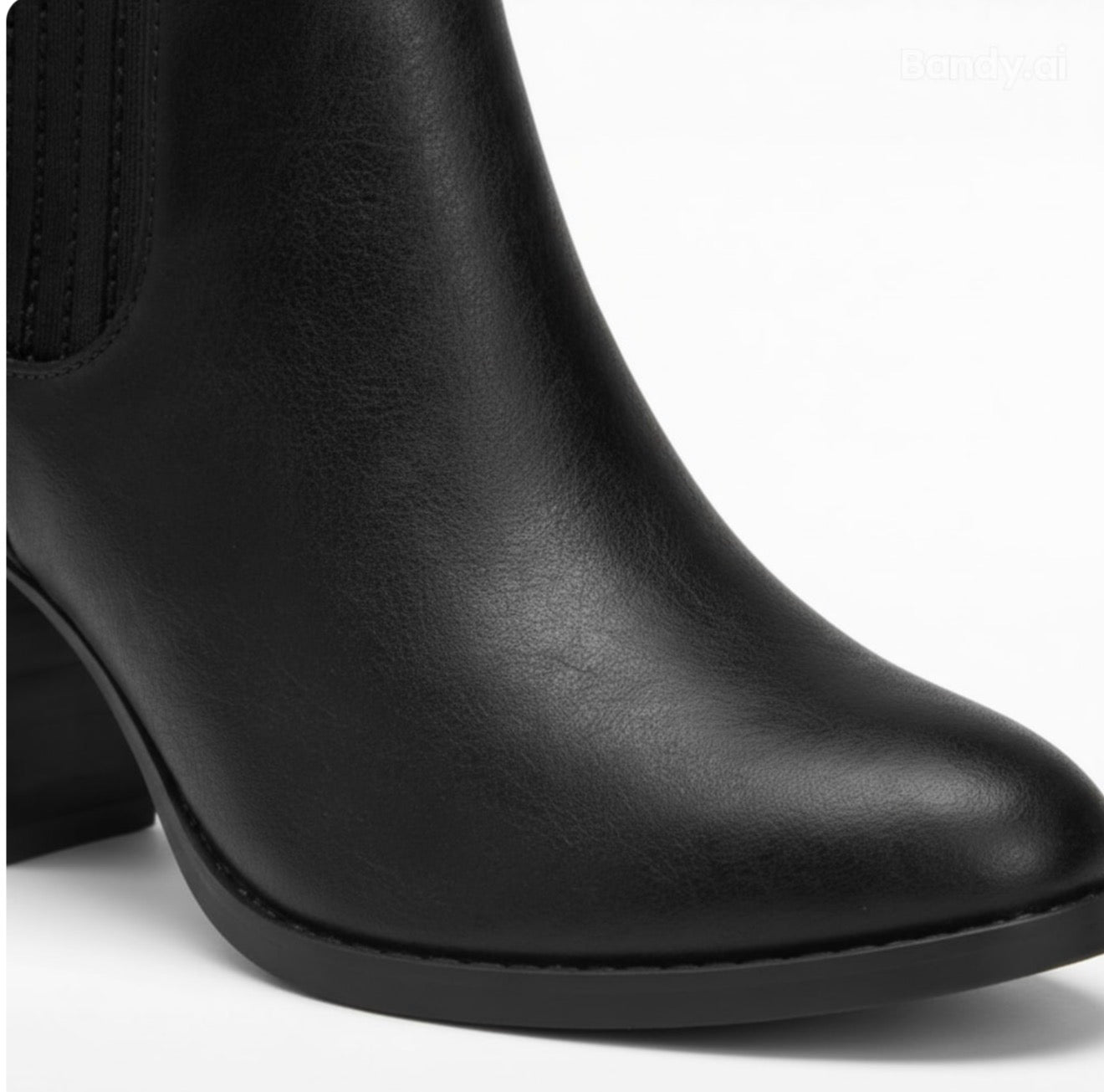 Bottines en cuir noir à talon